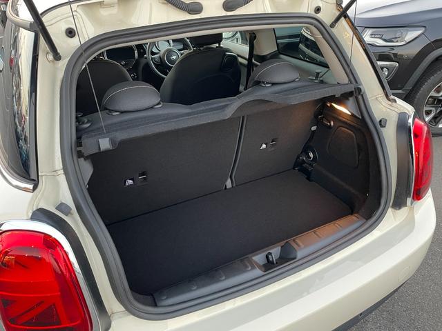 ＭＩＮＩ クーパー　１オーナー　純正ナビ　バックカメラ　インテリジェントセーフティー　コンフォートアクセス　パークディスタンスコントロール　パークアシスト　純正１５インチアルミホイール　ＬＥＤヘッドライト　ＥＴＣ（34枚目）