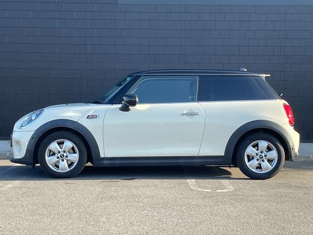 ＭＩＮＩ クーパー　１オーナー　純正ナビ　バックカメラ　インテリジェントセーフティー　コンフォートアクセス　パークディスタンスコントロール　パークアシスト　純正１５インチアルミホイール　ＬＥＤヘッドライト　ＥＴＣ（41枚目）