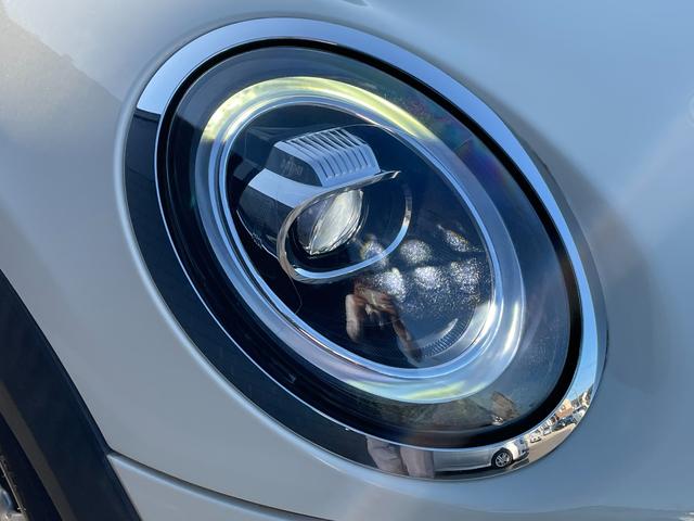 ＭＩＮＩ クーパー　１オーナー　純正ナビ　バックカメラ　インテリジェントセーフティー　コンフォートアクセス　パークディスタンスコントロール　パークアシスト　純正１５インチアルミホイール　ＬＥＤヘッドライト　ＥＴＣ（44枚目）