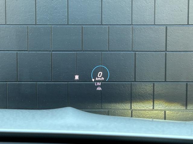 ＧＬＢ ＧＬＢ２００ｄ　４マチック　パノラマサンルーフ　レザーエクスクルーシブＰＫＧ　アドバンスドＰＫＧ　ＡＣＣ　純正ナビ　６４色アンビエントライト　ＨＵＤ　シートヒーター　レーンキープ　純正１７インチアルミホイール　ＬＥＤヘッドライト（11枚目）