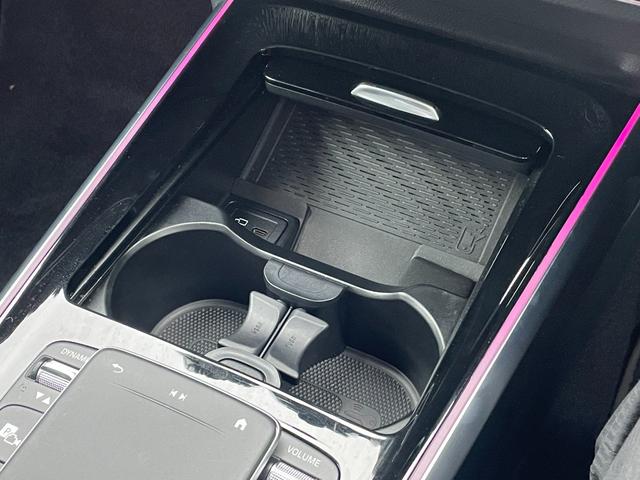 ＧＬＢ ＧＬＢ２００ｄ　４マチック　パノラマサンルーフ　レザーエクスクルーシブＰＫＧ　アドバンスドＰＫＧ　ＡＣＣ　純正ナビ　６４色アンビエントライト　ＨＵＤ　シートヒーター　レーンキープ　純正１７インチアルミホイール　ＬＥＤヘッドライト（21枚目）