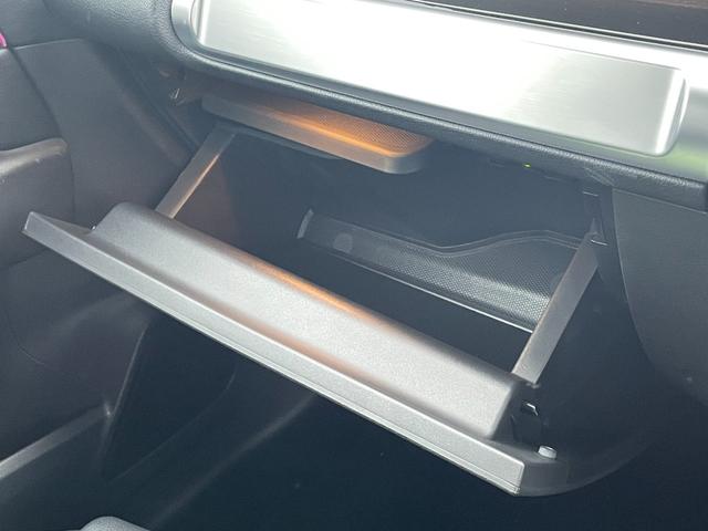 ＧＬＢ ＧＬＢ２００ｄ　４マチック　パノラマサンルーフ　レザーエクスクルーシブＰＫＧ　アドバンスドＰＫＧ　ＡＣＣ　純正ナビ　６４色アンビエントライト　ＨＵＤ　シートヒーター　レーンキープ　純正１７インチアルミホイール　ＬＥＤヘッドライト（24枚目）