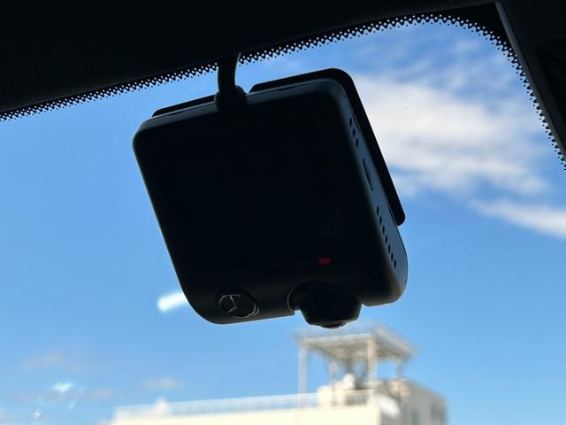 ＧＬＢ ＧＬＢ２００ｄ　４マチック　パノラマサンルーフ　レザーエクスクルーシブＰＫＧ　アドバンスドＰＫＧ　ＡＣＣ　純正ナビ　６４色アンビエントライト　ＨＵＤ　シートヒーター　レーンキープ　純正１７インチアルミホイール　ＬＥＤヘッドライト（26枚目）