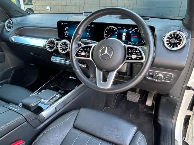 ＧＬＢ ＧＬＢ２００ｄ　４マチック　パノラマサンルーフ　レザーエクスクルーシブＰＫＧ　アドバンスドＰＫＧ　ＡＣＣ　純正ナビ　６４色アンビエントライト　ＨＵＤ　シートヒーター　レーンキープ　純正１７インチアルミホイール　ＬＥＤヘッドライト（31枚目）