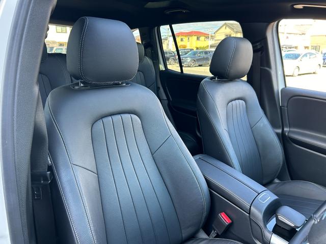 ＧＬＢ ＧＬＢ２００ｄ　４マチック　パノラマサンルーフ　レザーエクスクルーシブＰＫＧ　アドバンスドＰＫＧ　ＡＣＣ　純正ナビ　６４色アンビエントライト　ＨＵＤ　シートヒーター　レーンキープ　純正１７インチアルミホイール　ＬＥＤヘッドライト（32枚目）