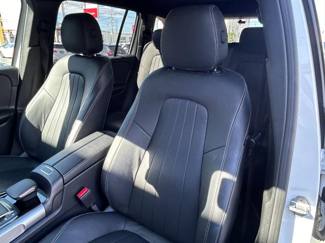 ＧＬＢ ＧＬＢ２００ｄ　４マチック　パノラマサンルーフ　レザーエクスクルーシブＰＫＧ　アドバンスドＰＫＧ　ＡＣＣ　純正ナビ　６４色アンビエントライト　ＨＵＤ　シートヒーター　レーンキープ　純正１７インチアルミホイール　ＬＥＤヘッドライト（35枚目）