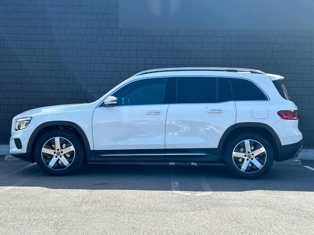 ＧＬＢ ＧＬＢ２００ｄ　４マチック　パノラマサンルーフ　レザーエクスクルーシブＰＫＧ　アドバンスドＰＫＧ　ＡＣＣ　純正ナビ　６４色アンビエントライト　ＨＵＤ　シートヒーター　レーンキープ　純正１７インチアルミホイール　ＬＥＤヘッドライト（49枚目）