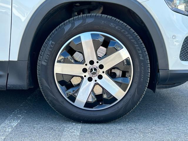 ＧＬＢ ＧＬＢ２００ｄ　４マチック　パノラマサンルーフ　レザーエクスクルーシブＰＫＧ　アドバンスドＰＫＧ　ＡＣＣ　純正ナビ　６４色アンビエントライト　ＨＵＤ　シートヒーター　レーンキープ　純正１７インチアルミホイール　ＬＥＤヘッドライト（57枚目）