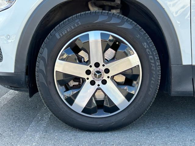 ＧＬＢ ＧＬＢ２００ｄ　４マチック　パノラマサンルーフ　レザーエクスクルーシブＰＫＧ　アドバンスドＰＫＧ　ＡＣＣ　純正ナビ　６４色アンビエントライト　ＨＵＤ　シートヒーター　レーンキープ　純正１７インチアルミホイール　ＬＥＤヘッドライト（60枚目）