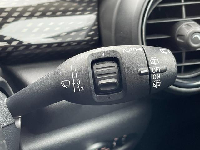 ＭＩＮＩ クーパーＳＤ　ＡＣＣ　純正ナビ　バックカメラ　コンフォートアクセス　インテリジェントセーフティー　コンフォートアクセス　アンビエントライト　純正１７インチアルミホイール　パークアシスト　ミラーＥＴＣ　ＬＥＤランプ（9枚目）