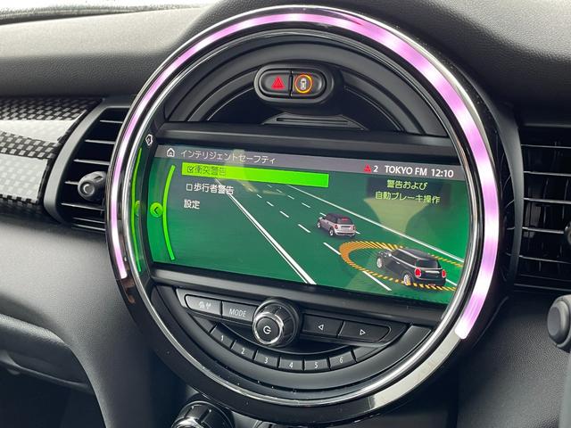 ＭＩＮＩ クーパーＳＤ　ＡＣＣ　純正ナビ　バックカメラ　コンフォートアクセス　インテリジェントセーフティー　コンフォートアクセス　アンビエントライト　純正１７インチアルミホイール　パークアシスト　ミラーＥＴＣ　ＬＥＤランプ（16枚目）