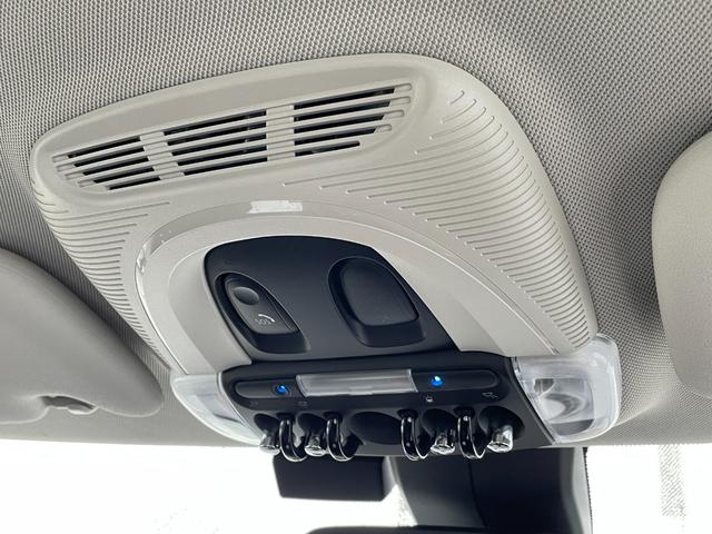 ＭＩＮＩ クーパーＳＤ　ＡＣＣ　純正ナビ　バックカメラ　コンフォートアクセス　インテリジェントセーフティー　コンフォートアクセス　アンビエントライト　純正１７インチアルミホイール　パークアシスト　ミラーＥＴＣ　ＬＥＤランプ（24枚目）