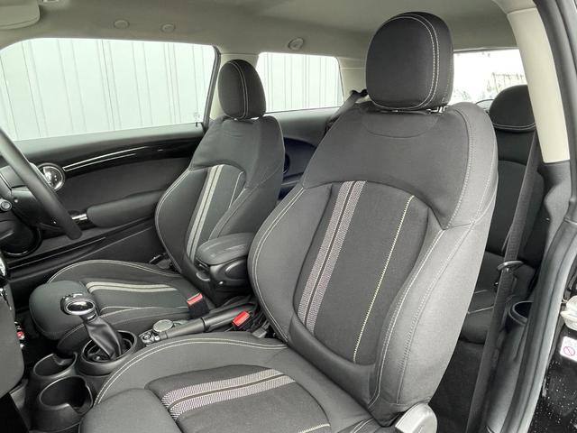 ＭＩＮＩ クーパーＳＤ　ＡＣＣ　純正ナビ　バックカメラ　コンフォートアクセス　インテリジェントセーフティー　コンフォートアクセス　アンビエントライト　純正１７インチアルミホイール　パークアシスト　ミラーＥＴＣ　ＬＥＤランプ（30枚目）