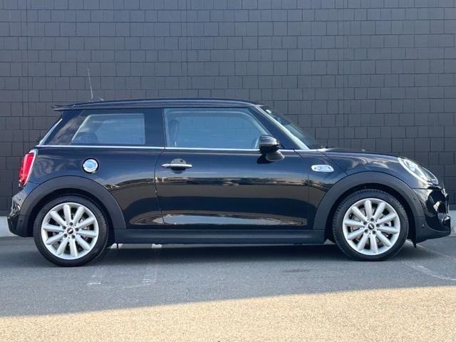 ＭＩＮＩ クーパーＳＤ　ＡＣＣ　純正ナビ　バックカメラ　コンフォートアクセス　インテリジェントセーフティー　コンフォートアクセス　アンビエントライト　純正１７インチアルミホイール　パークアシスト　ミラーＥＴＣ　ＬＥＤランプ（38枚目）