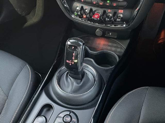 MINI クーパーD クラブマン ペッパーPKG ACC 純正ナビ バックカメラ コンフォートアクセス OP純正17インチアルミホイール PDC アンビエントライト インテリジェントセーフティ パークアシスト ミラーETC(18枚目)