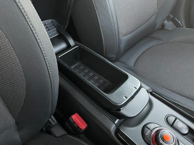 MINI クーパーD クラブマン ペッパーPKG ACC 純正ナビ バックカメラ コンフォートアクセス OP純正17インチアルミホイール PDC アンビエントライト インテリジェントセーフティ パークアシスト ミラーETC(20枚目)