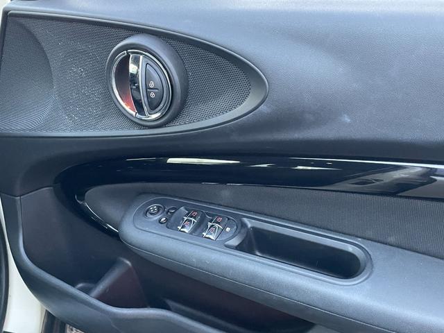 MINI クーパーD クラブマン ペッパーPKG ACC 純正ナビ バックカメラ コンフォートアクセス OP純正17インチアルミホイール PDC アンビエントライト インテリジェントセーフティ パークアシスト ミラーETC(25枚目)