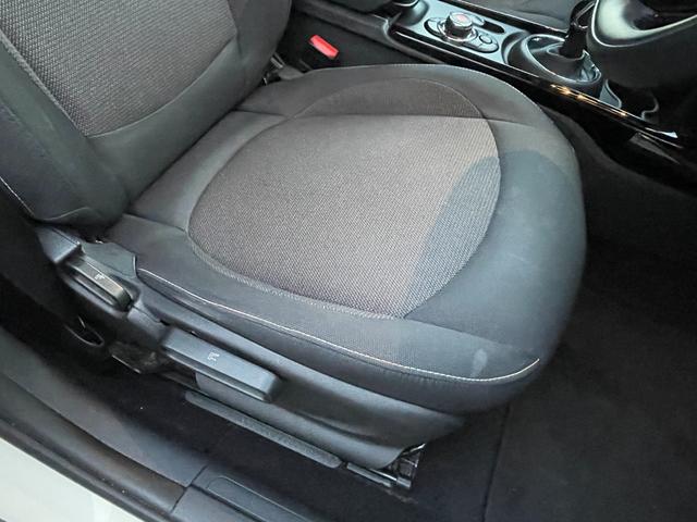 MINI クーパーD クラブマン ペッパーPKG ACC 純正ナビ バックカメラ コンフォートアクセス OP純正17インチアルミホイール PDC アンビエントライト インテリジェントセーフティ パークアシスト ミラーETC(28枚目)