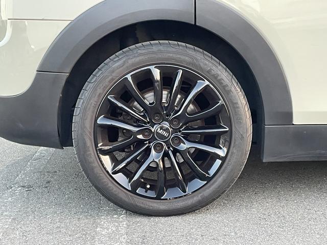 MINI クーパーD クラブマン ペッパーPKG ACC 純正ナビ バックカメラ コンフォートアクセス OP純正17インチアルミホイール PDC アンビエントライト インテリジェントセーフティ パークアシスト ミラーETC(51枚目)