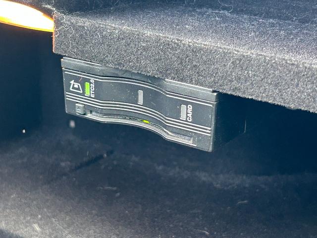 Cクラスステーションワゴン ワンオーナー 黒革シート ACC 純正ナビ Apple Car Play レーダーセーフティPKG シートヒーター BSM フルセグTV ドライブレコーダー アンビエントライト レーンキープアシスト(18枚目)