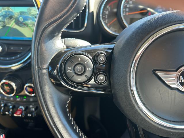 MINI クーパーD クロスオーバー 茶革シート ペッパーPKG オートクルーズコントロール 純正ナビ シートヒーター アンビエントライト パワーシート パワーバックドア ドライブレコーダー ミラーETC OP純正19インチアルミホイール(6枚目)