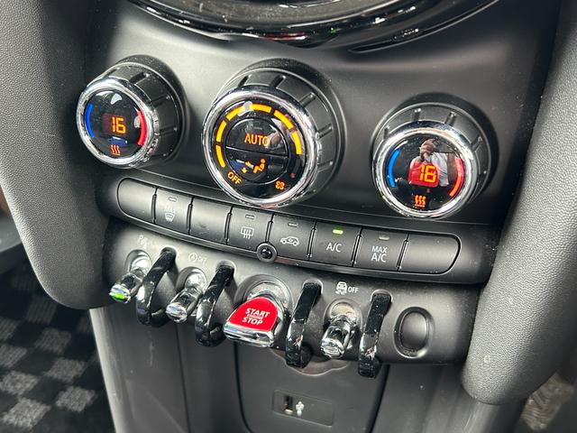 MINI クーパー 純正ナビ パークセンサー バックカメラ ドライブレコーダー ETC コンフォートアクセス アンビエントライト パークアシスト 純正18インチアルミホイール LEDヘッドライト(14枚目)