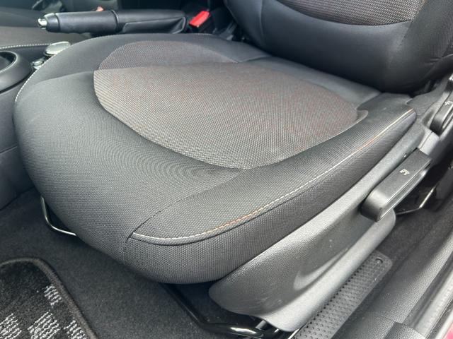 MINI クーパー 純正ナビ パークセンサー バックカメラ ドライブレコーダー ETC コンフォートアクセス アンビエントライト パークアシスト 純正18インチアルミホイール LEDヘッドライト(25枚目)