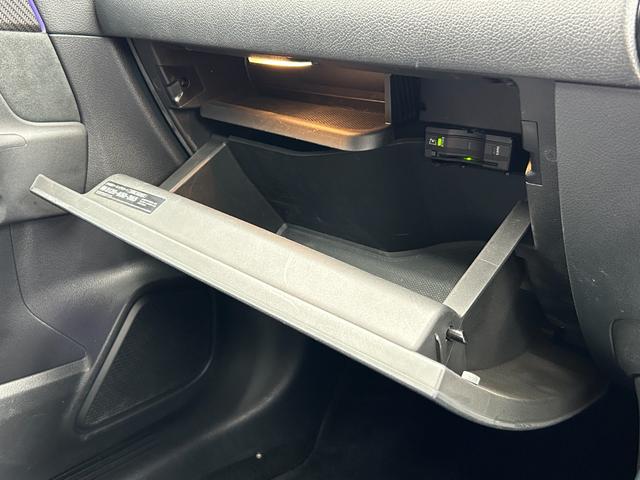 ＧＬＡクラス ＧＬＡ２００ｄ　４マチック　ＡＭＧライン　ワンオーナー　黒半革シート　ＡＣＣ　純正ナビ　レーダーセーフティーＰＫＧ　ナビゲーションＰＫＧ　アンビエントライト　全周囲カメラ　レーンチェンジアシスト　ブラインドスポットモニター　前席シートヒータ（22枚目）