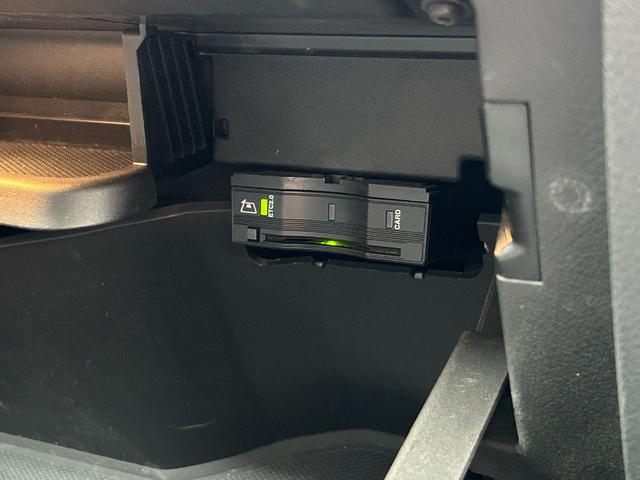 ＧＬＡクラス ＧＬＡ２００ｄ　４マチック　ＡＭＧライン　ワンオーナー　黒半革シート　ＡＣＣ　純正ナビ　レーダーセーフティーＰＫＧ　ナビゲーションＰＫＧ　アンビエントライト　全周囲カメラ　レーンチェンジアシスト　ブラインドスポットモニター　前席シートヒータ（23枚目）