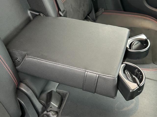 ＧＬＡクラス ＧＬＡ２００ｄ　４マチック　ＡＭＧライン　ワンオーナー　黒半革シート　ＡＣＣ　純正ナビ　レーダーセーフティーＰＫＧ　ナビゲーションＰＫＧ　アンビエントライト　全周囲カメラ　レーンチェンジアシスト　ブラインドスポットモニター　前席シートヒータ（39枚目）