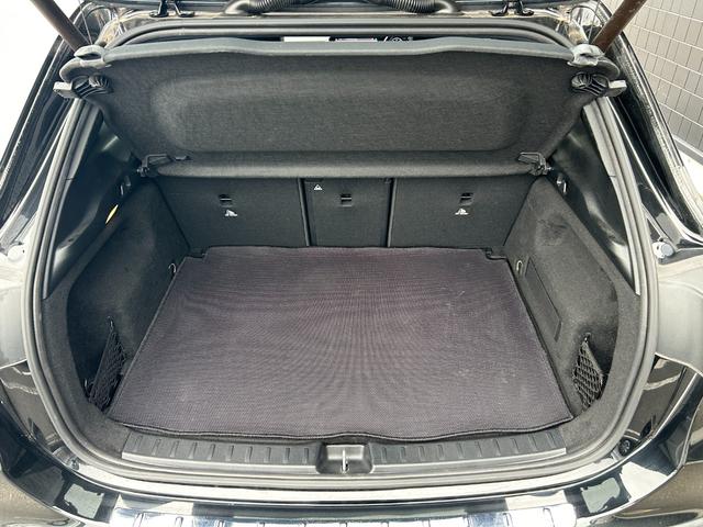 ＧＬＡクラス ＧＬＡ２００ｄ　４マチック　ＡＭＧライン　ワンオーナー　黒半革シート　ＡＣＣ　純正ナビ　レーダーセーフティーＰＫＧ　ナビゲーションＰＫＧ　アンビエントライト　全周囲カメラ　レーンチェンジアシスト　ブラインドスポットモニター　前席シートヒータ（40枚目）