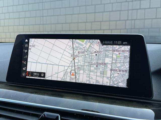 特別なクルマを選ぶための贅沢な空間をご用意。ゆったりと落ち着いた空間でコーヒーを飲みながら車選びをお楽しみください。ＬＩＢＥＲＡＬＡでは６種類のコーヒーをご用意しております。