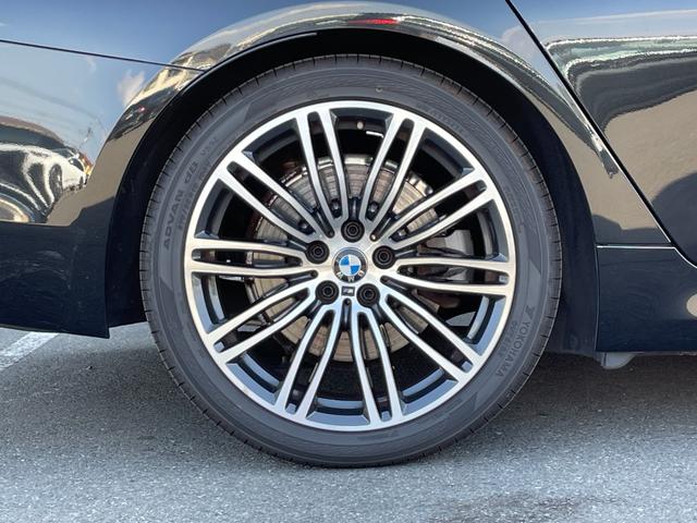 ＬＩＢＥＲＡＬＡは輸入車と本を愛される方々に少しだけ上質な時間が過ぎていくように、落ち着きのある空間をご用意しております。あなたにぴったりな少しハイセンスなお店に遊びにいらしてください。