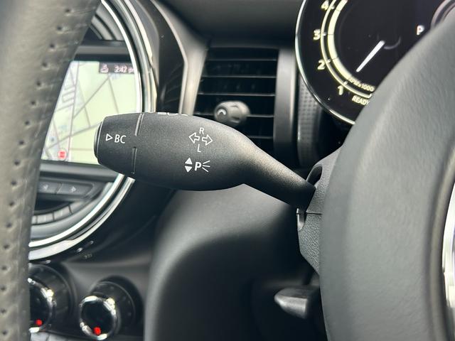 ＭＩＮＩ クーパーＤ　純正ナビ　ペッパーＰＫＧ　インテリジェントセーフティ　ヘッドアップディスプレイ　アンビエントライト　バックカメラ　パーキングアシスト　コンフォートアクセス　ＬＥＤヘッドライト（8枚目）