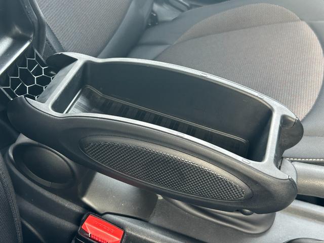 ＭＩＮＩ クーパーＤ　純正ナビ　ペッパーＰＫＧ　インテリジェントセーフティ　ヘッドアップディスプレイ　アンビエントライト　バックカメラ　パーキングアシスト　コンフォートアクセス　ＬＥＤヘッドライト（19枚目）