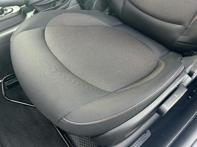 ＭＩＮＩ クーパーＤ　純正ナビ　ペッパーＰＫＧ　インテリジェントセーフティ　ヘッドアップディスプレイ　アンビエントライト　バックカメラ　パーキングアシスト　コンフォートアクセス　ＬＥＤヘッドライト（27枚目）