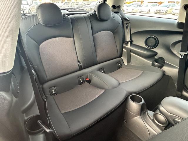 ＭＩＮＩ クーパーＤ　純正ナビ　ペッパーＰＫＧ　インテリジェントセーフティ　ヘッドアップディスプレイ　アンビエントライト　バックカメラ　パーキングアシスト　コンフォートアクセス　ＬＥＤヘッドライト（28枚目）