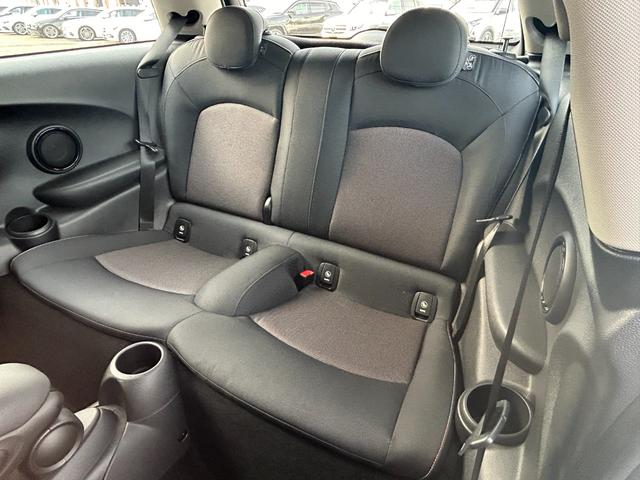 ＭＩＮＩ クーパーＤ　純正ナビ　ペッパーＰＫＧ　インテリジェントセーフティ　ヘッドアップディスプレイ　アンビエントライト　バックカメラ　パーキングアシスト　コンフォートアクセス　ＬＥＤヘッドライト（29枚目）