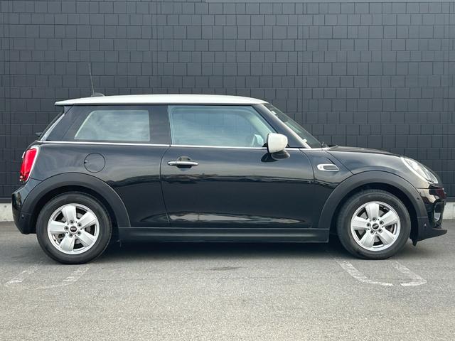 ＭＩＮＩ クーパーＤ　純正ナビ　ペッパーＰＫＧ　インテリジェントセーフティ　ヘッドアップディスプレイ　アンビエントライト　バックカメラ　パーキングアシスト　コンフォートアクセス　ＬＥＤヘッドライト（34枚目）