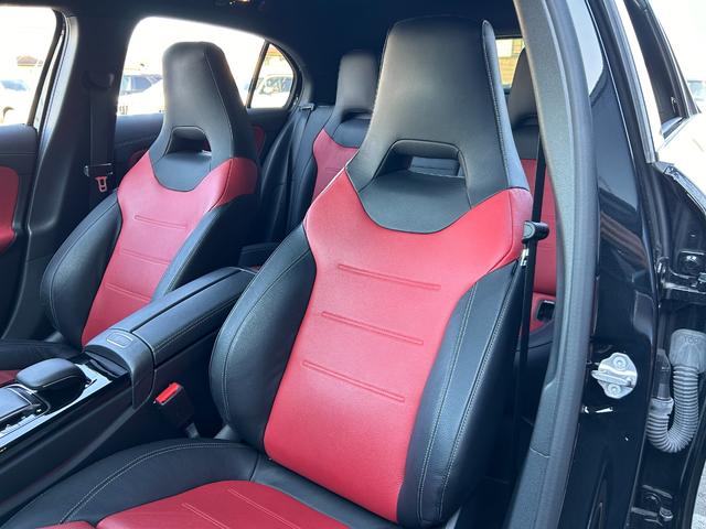 スペシャルカー選びは、ＬＩＢＥＲＡＬＡのコーディネーターにお任せ下さい。優れた専門知識を持つコーディネーターがどんなご要望にもお応えします。主役はあなた、なのですから。