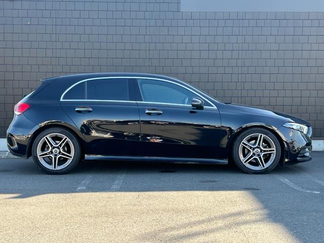 ＬＩＢＥＲＡＬＡの名前の由来はラテン語で「ｌｉｂｅｒａ：自由」と「ａｌａ：翼」を意味し、それらを組合せた造語です。自由な翼を得て思う存分人生を謳歌して欲しいという願いが込められています。