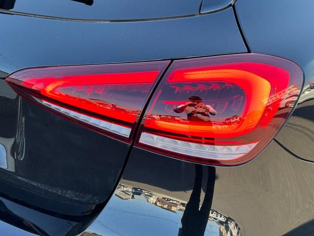 ＬＩＢＥＲＡＬＡの名前の由来はラテン語で「ｌｉｂｅｒａ：自由」と「ａｌａ：翼」を意味し、それらを組合せた造語です。自由な翼を得て思う存分人生を謳歌して欲しいという願いが込められています。