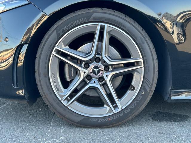 ＬＩＢＥＲＡＬＡは輸入車と本を愛される方々に少しだけ上質な時間が過ぎていくように、落ち着きのある空間をご用意しております。あなたにぴったりな少しハイセンスなお店に遊びにいらしてください。