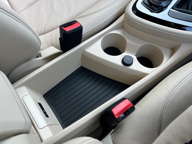 ２シリーズ ２１８ｄアクティブツアラー　ラグジュアリー　ワンオーナー　白革シート　純正ナビ　アンビエントライト　コンフォートアクセス　パワーシート　シートヒーター　パワーバックドア　バックカメラ　前後ドライブレコーダー　純正１６インチアルミホイール（19枚目）