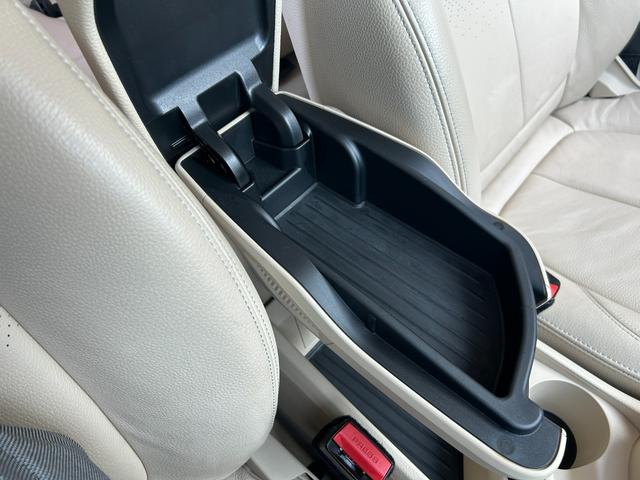 ２シリーズ ２１８ｄアクティブツアラー　ラグジュアリー　ワンオーナー　白革シート　純正ナビ　アンビエントライト　コンフォートアクセス　パワーシート　シートヒーター　パワーバックドア　バックカメラ　前後ドライブレコーダー　純正１６インチアルミホイール（20枚目）