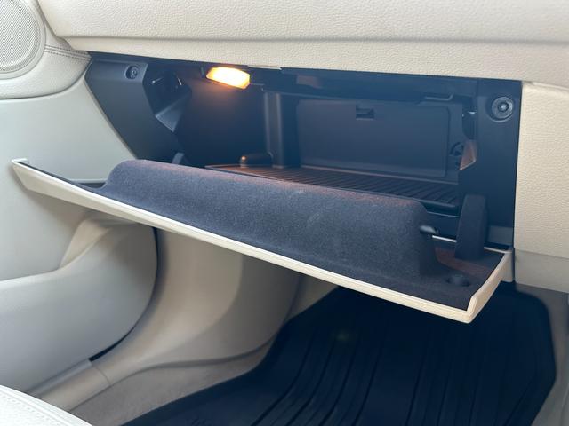 ２シリーズ ２１８ｄアクティブツアラー　ラグジュアリー　ワンオーナー　白革シート　純正ナビ　アンビエントライト　コンフォートアクセス　パワーシート　シートヒーター　パワーバックドア　バックカメラ　前後ドライブレコーダー　純正１６インチアルミホイール（21枚目）