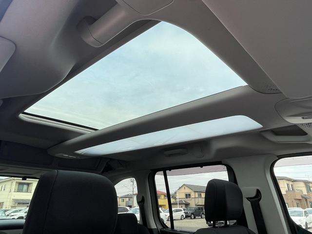 ベルランゴ シャイン　１オーナー　ガラスルーフ　純正ディスプレイオーディオ　ＡｐｐｌｅＣａｒＰｌａｙ　バックカメラ　サイドカメラ　ＡＣＣ　ＢＳＭ　ＥＴＣ　ドライブレコーダー（4枚目）