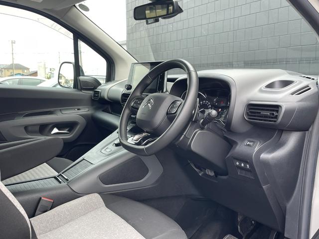 ベルランゴ シャイン　１オーナー　ガラスルーフ　純正ディスプレイオーディオ　ＡｐｐｌｅＣａｒＰｌａｙ　バックカメラ　サイドカメラ　ＡＣＣ　ＢＳＭ　ＥＴＣ　ドライブレコーダー（21枚目）