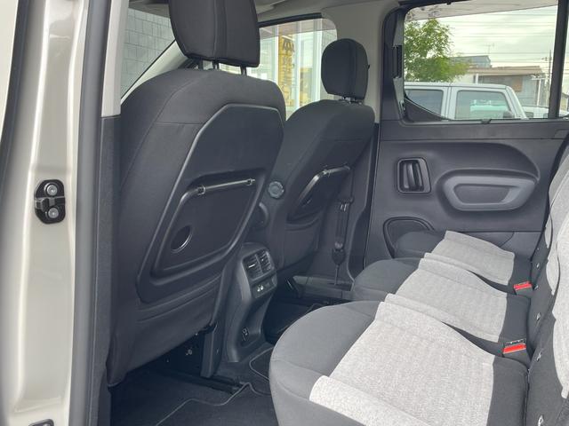 ベルランゴ シャイン　１オーナー　ガラスルーフ　純正ディスプレイオーディオ　ＡｐｐｌｅＣａｒＰｌａｙ　バックカメラ　サイドカメラ　ＡＣＣ　ＢＳＭ　ＥＴＣ　ドライブレコーダー（28枚目）