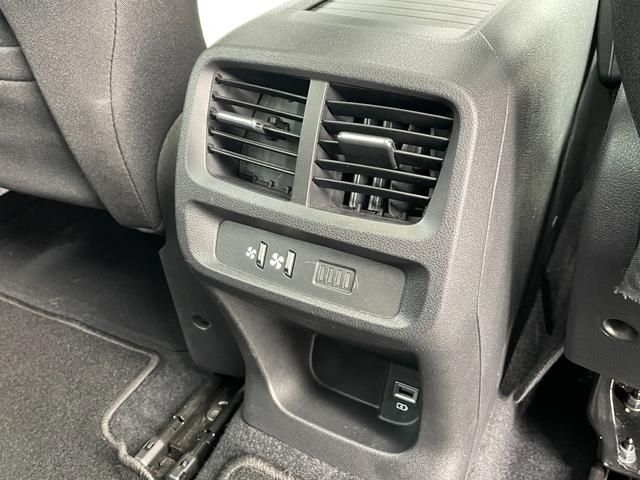 ベルランゴ シャイン　１オーナー　ガラスルーフ　純正ディスプレイオーディオ　ＡｐｐｌｅＣａｒＰｌａｙ　バックカメラ　サイドカメラ　ＡＣＣ　ＢＳＭ　ＥＴＣ　ドライブレコーダー（30枚目）